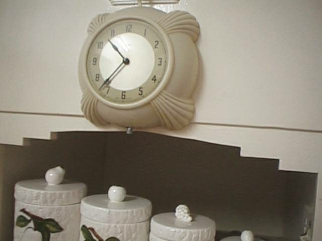 album030.jpg 
640 x 480 JPEG-compressed image 
(29,436 bytes)