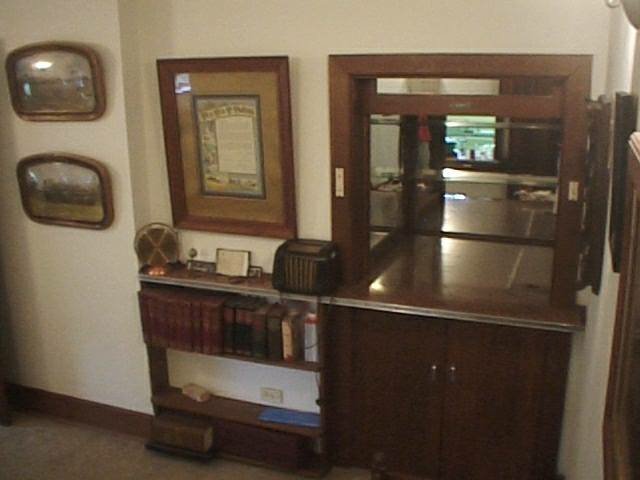 album032.jpg 
640 x 480 JPEG-compressed image 
(40,859 bytes)