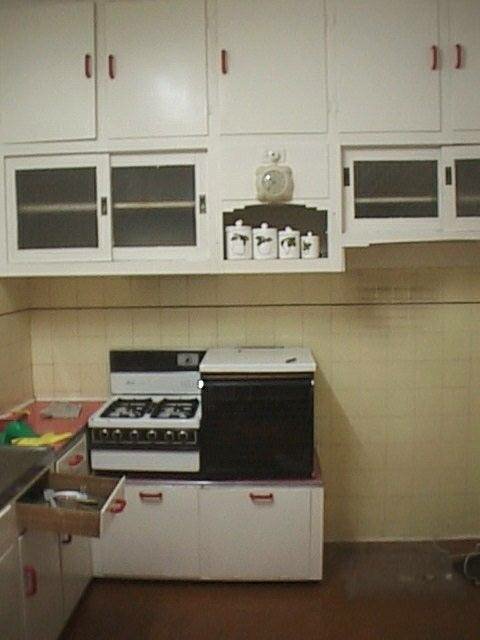 album039.jpg 
480 x 640 JPEG-compressed image 
(44,590 bytes)