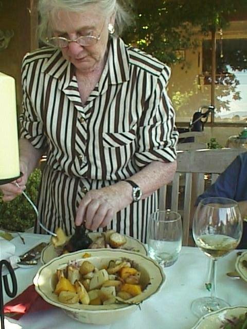 album052.jpg 
480 x 640 JPEG-compressed image 
(73,129 bytes)