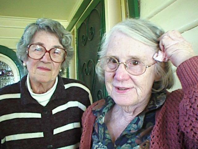 album065.jpg 
640 x 480 JPEG-compressed image 
(66,186 bytes)