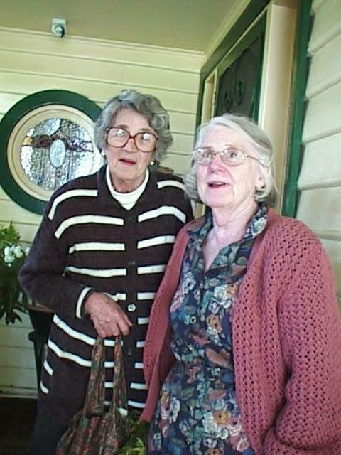 album072.jpg 
480 x 640 JPEG-compressed image 
(70,729 bytes)