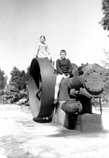 album164.jpg 
441 x 640 JPEG-compressed image 
(38,187 bytes)