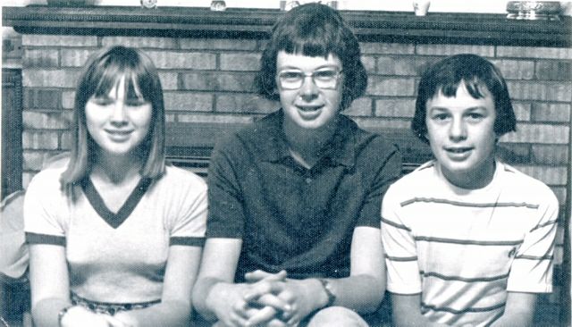 album187.jpg 
640 x 366 JPEG-compressed image 
(57,635 bytes)