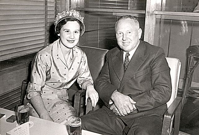 album195.jpg 
640 x 435 JPEG-compressed image 
(72,483 bytes)