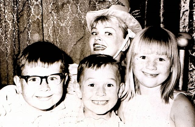 album204.jpg 
640 x 419 JPEG-compressed image 
(69,768 bytes)
