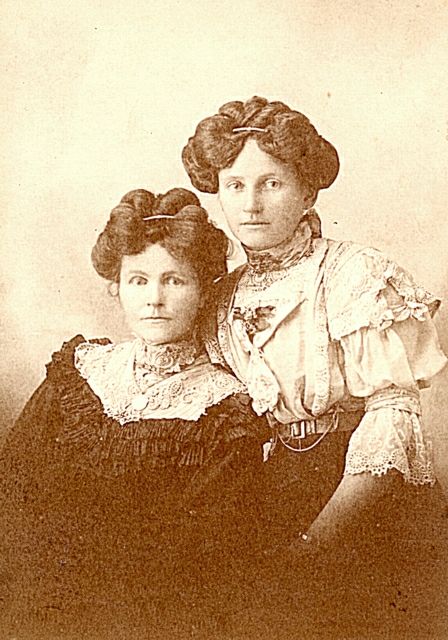 album223.jpg 
448 x 640 JPEG-compressed image 
(69,589 bytes)
