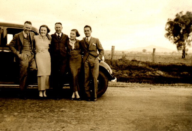 album242.jpg 
640 x 436 JPEG-compressed image 
(69,738 bytes)