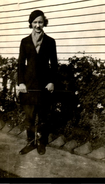 album257.jpg 
364 x 640 JPEG-compressed image 
(58,794 bytes)