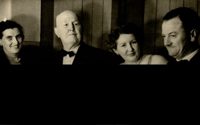 album258.jpg 
640 x 401 JPEG-compressed image 
(34,196 bytes)