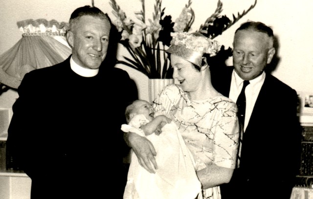album264.jpg 
640 x 406 JPEG-compressed image 
(57,990 bytes)