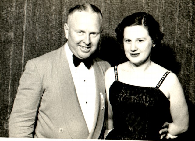 album282.jpg 
640 x 464 JPEG-compressed image 
(80,366 bytes)