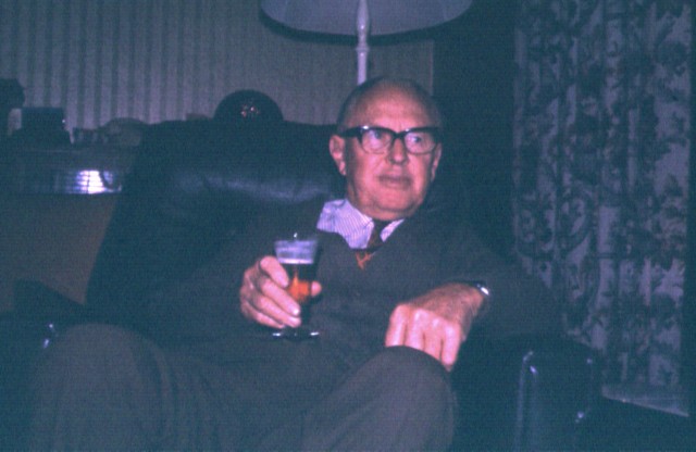 album367.jpg 
640 x 416 JPEG-compressed image 
(51,935 bytes)