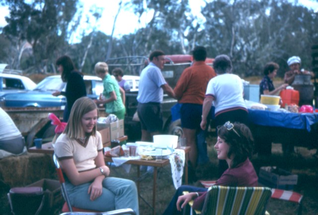 album389.jpg 
640 x 432 JPEG-compressed image 
(71,468 bytes)