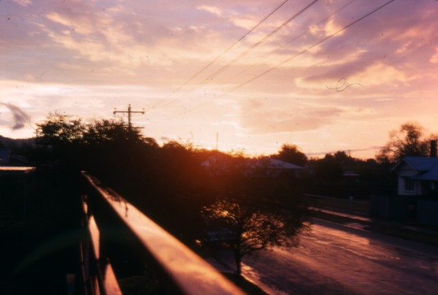 album395.jpg 
640 x 431 JPEG-compressed image 
(45,795 bytes)