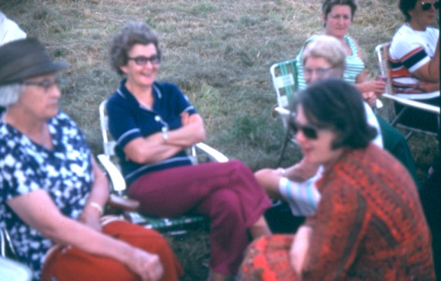 album398.jpg 
640 x 408 JPEG-compressed image 
(63,935 bytes)