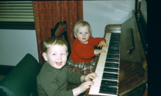 album449.jpg 
640 x 382 JPEG-compressed image 
(45,681 bytes)