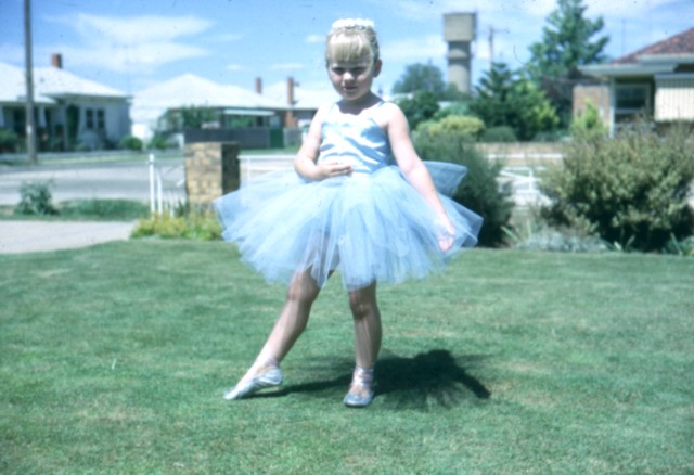 album457.jpg 
640 x 438 JPEG-compressed image 
(66,751 bytes)