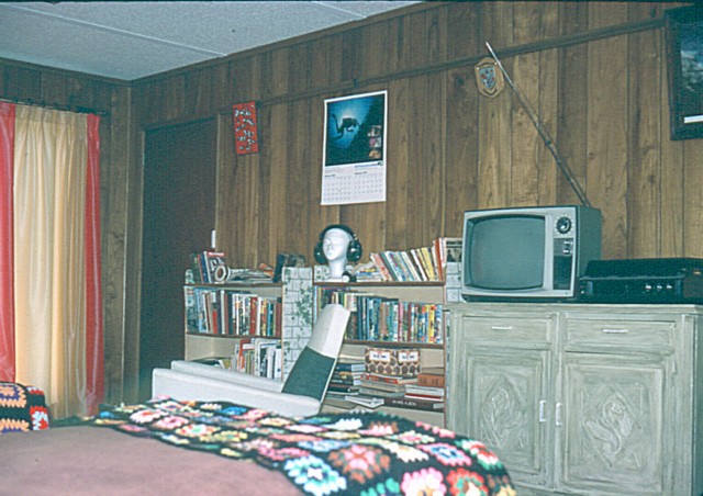 album553.jpg 
640 x 452 JPEG-compressed image 
(89,599 bytes)