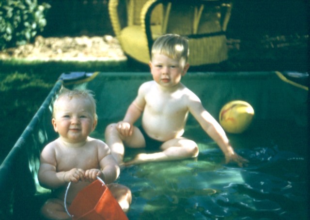 album566.jpg 
640 x 455 JPEG-compressed image 
(62,314 bytes)