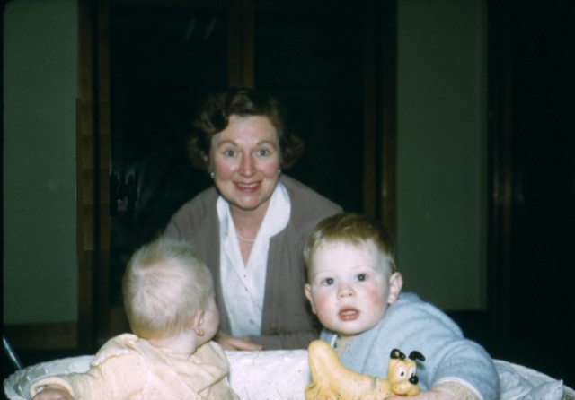 album570.jpg 
640 x 446 JPEG-compressed image 
(36,584 bytes)