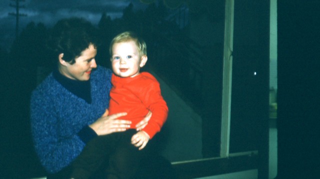 album585.jpg 
640 x 358 JPEG-compressed image 
(38,236 bytes)