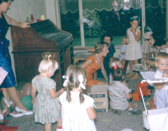 album590.jpg 
640 x 499 JPEG-compressed image 
(76,094 bytes)
