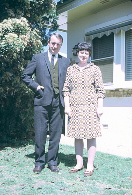 album694.jpg 
434 x 640 JPEG-compressed image 
(100,877 bytes)