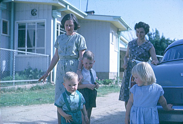 album714.jpg 
640 x 434 JPEG-compressed image 
(83,284 bytes)