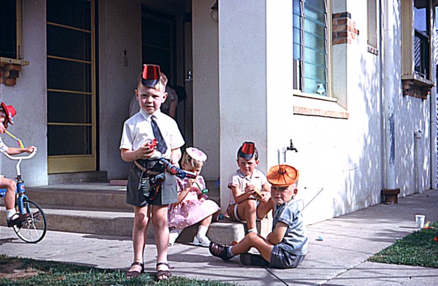album722.jpg 
640 x 418 JPEG-compressed image 
(96,406 bytes)
