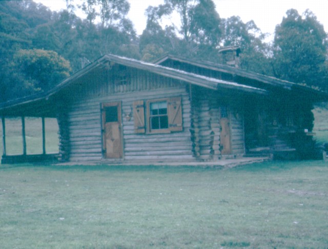 album819.jpg 
640 x 486 JPEG-compressed image 
(71,857 bytes)