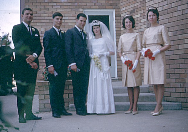 album822.jpg 
640 x 449 JPEG-compressed image 
(81,300 bytes)