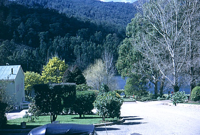 album854.jpg 
640 x 433 JPEG-compressed image 
(125,288 bytes)
