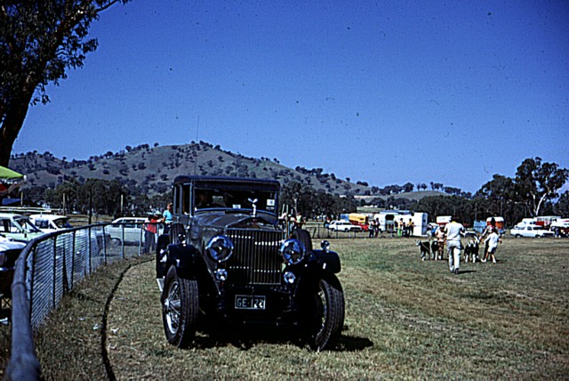 album881.jpg 
640 x 428 JPEG-compressed image 
(103,215 bytes)