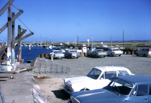 album900.jpg 
640 x 438 JPEG-compressed image 
(64,651 bytes)