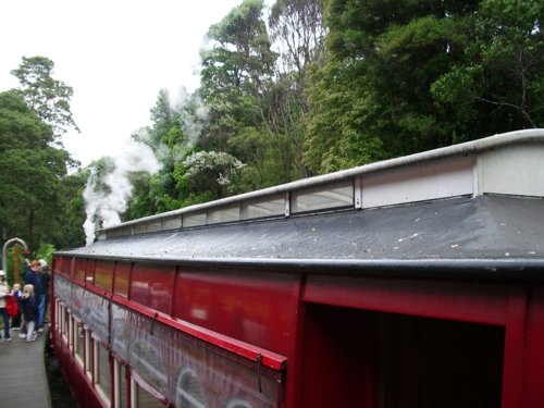 tas105.jpg 
500 x 375 JPEG-compressed image 
(44,401 bytes)